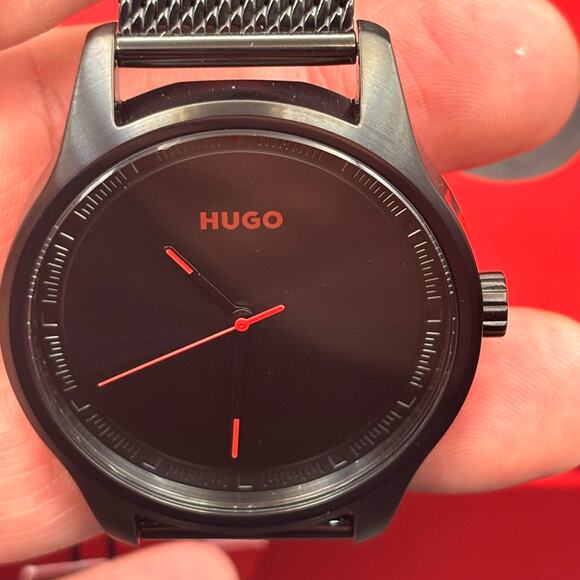 HUGO Move 1530044 Men’s Black Minimalist Mesh Bracelet Watch – Red Accent Dial - Picture 15 of 17